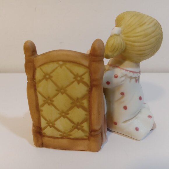 Homco Figurine Girl Praying At Bedside With Rabbit White Pink Brown Vintage 1420 - Picture 6 of 8